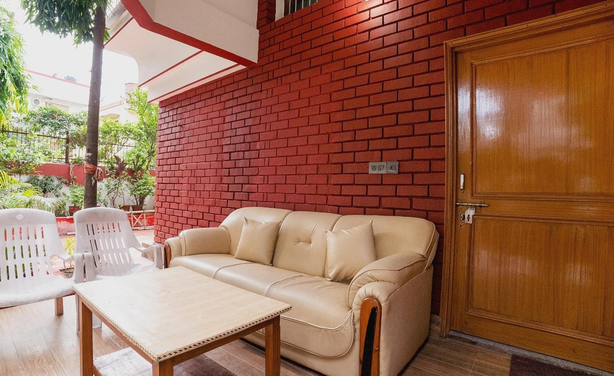 Hotel O Home Gautam Homestay Ντεχραντούν Εξωτερικό φωτογραφία