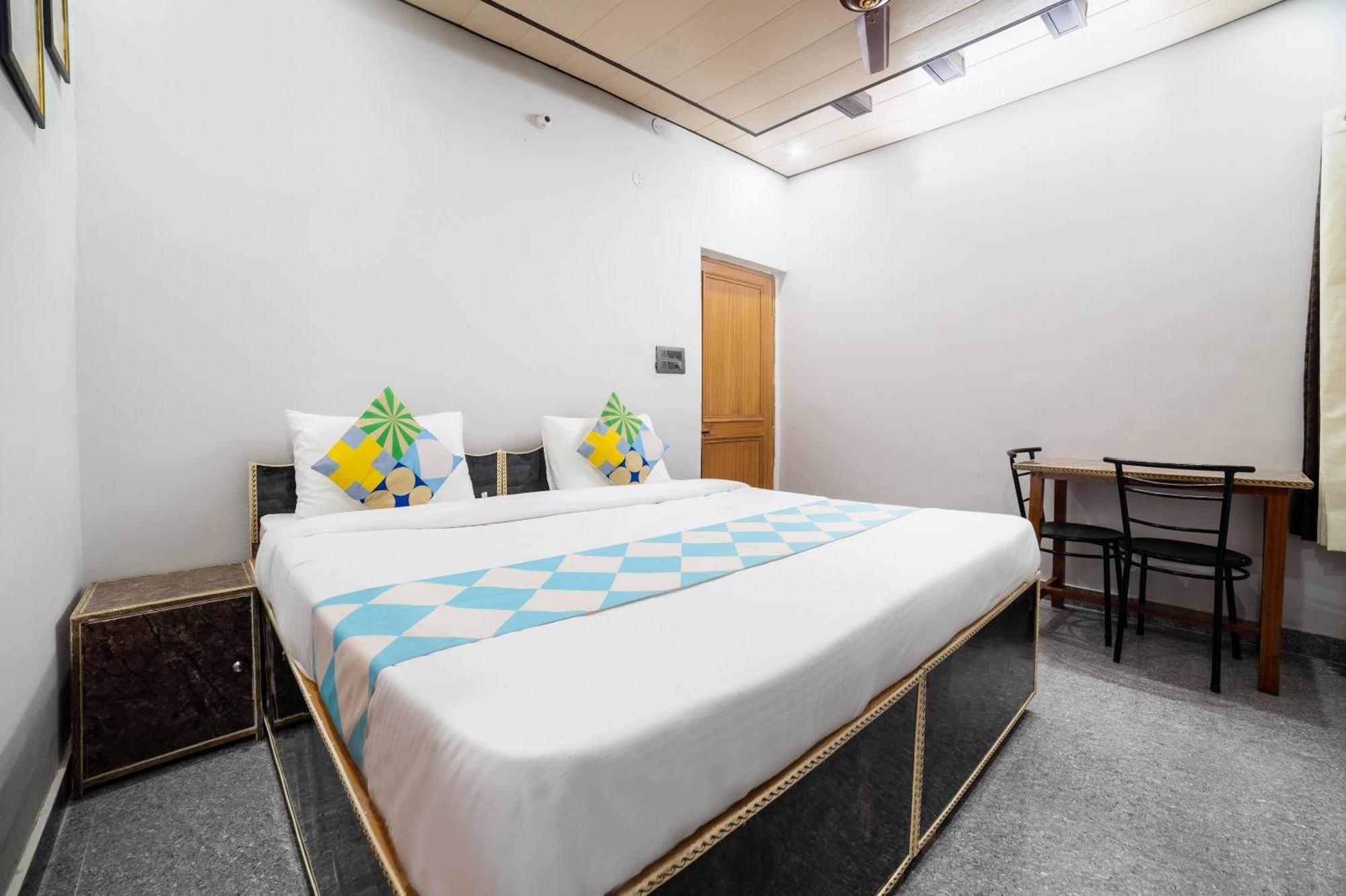 Hotel O Home Gautam Homestay Ντεχραντούν Εξωτερικό φωτογραφία