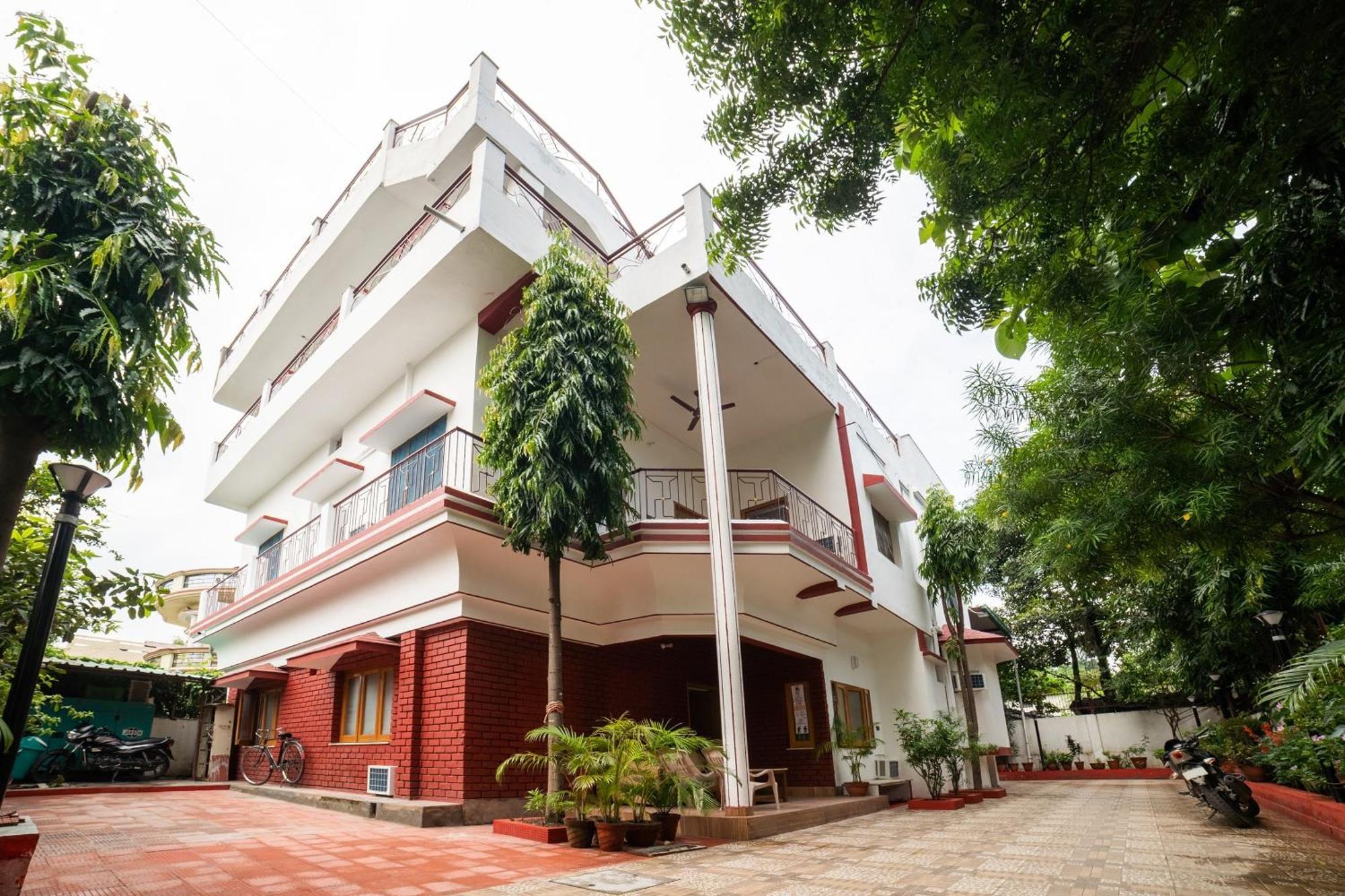 Hotel O Home Gautam Homestay Ντεχραντούν Εξωτερικό φωτογραφία
