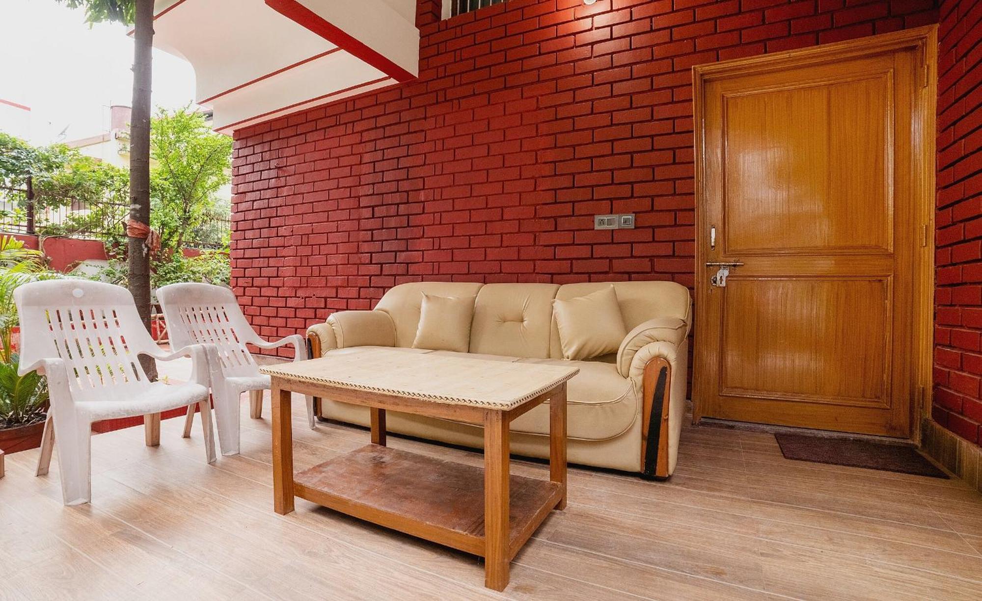Hotel O Home Gautam Homestay Ντεχραντούν Εξωτερικό φωτογραφία