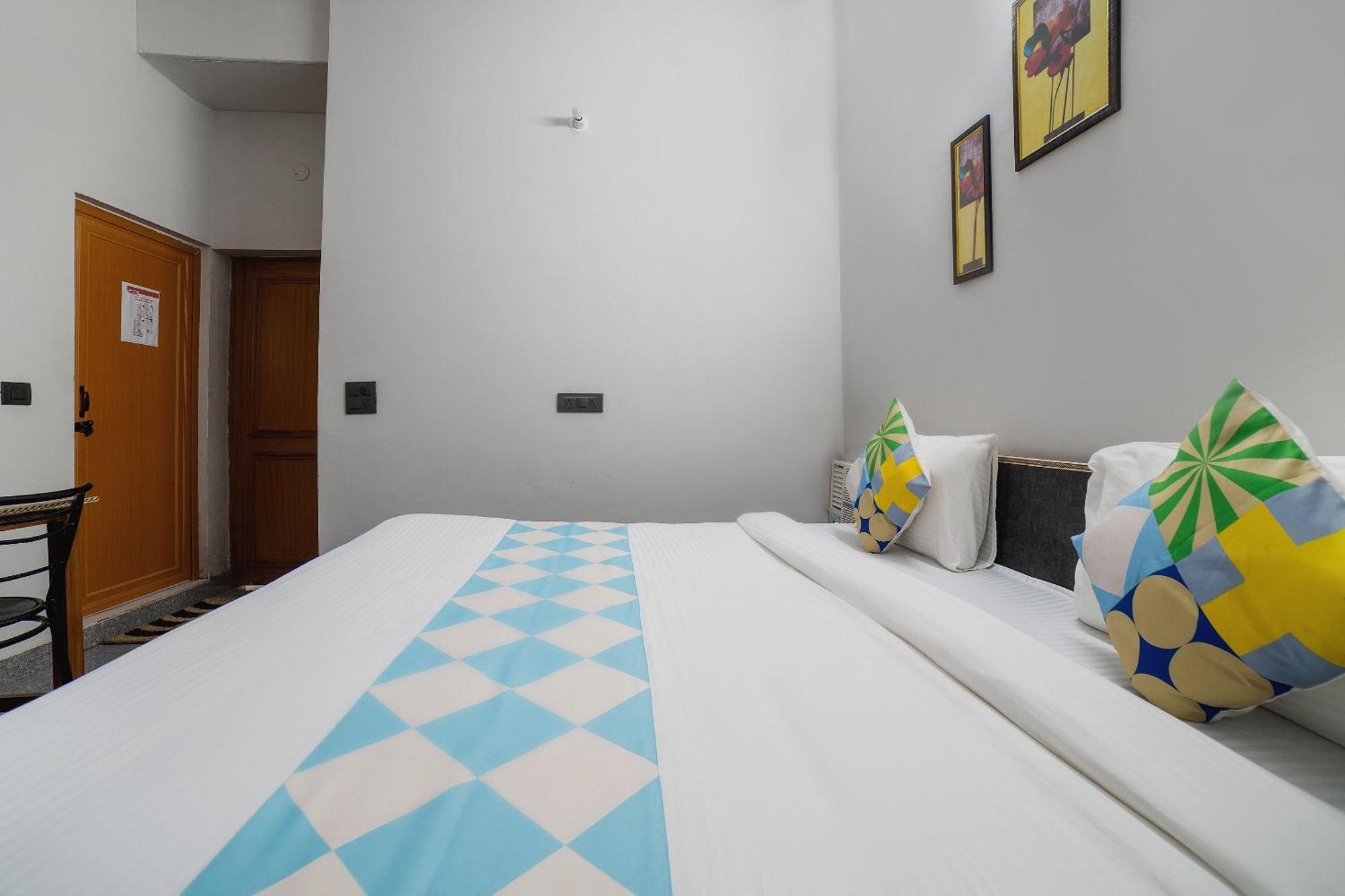 Hotel O Home Gautam Homestay Ντεχραντούν Εξωτερικό φωτογραφία
